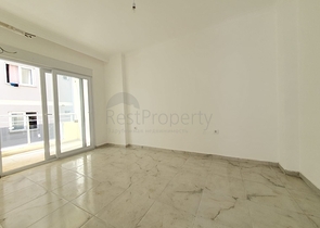 ضمن بناء جديد - شقة غرفة وصالة - واسعة - قريبة من البحر - في مهموتلار / الانيا 