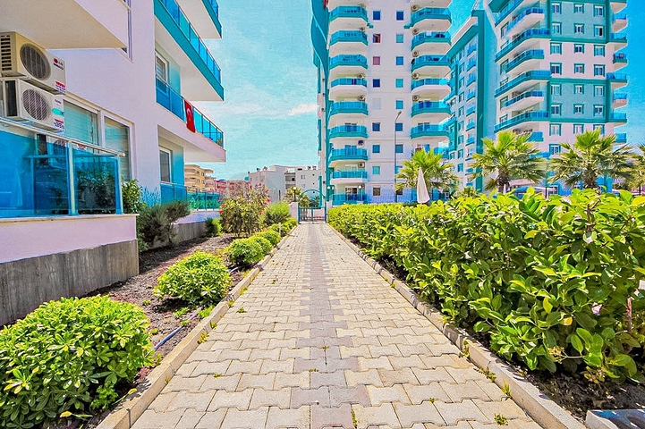 ضمن مجمع سكني عائلي - شقة غرفة وصالة -في مهموتلار / الانيا 