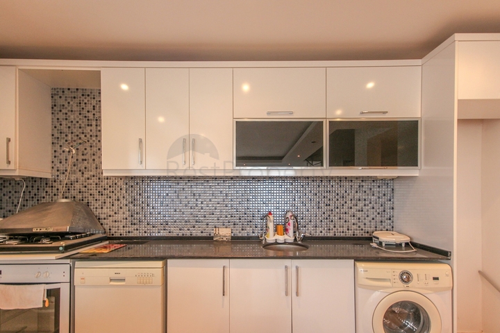 تراس واسع - دوبلكس غرفتين وصالة - مفروشة -في مهموتلار / الانيا 