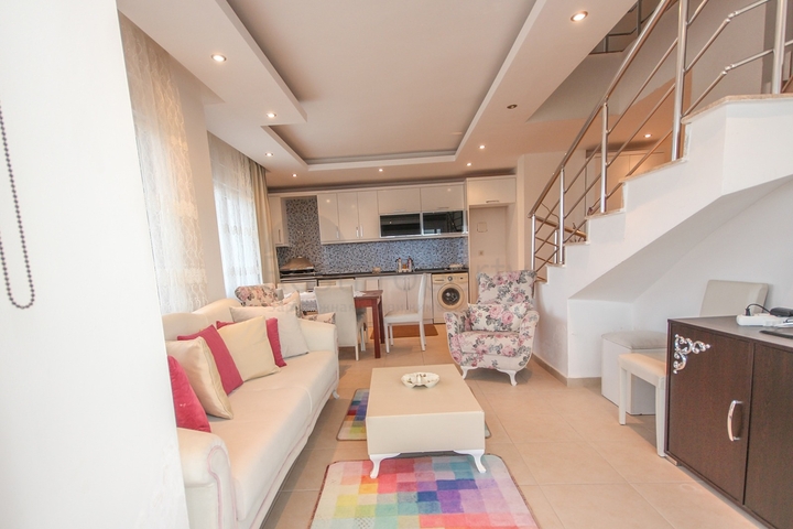 تراس واسع - دوبلكس غرفتين وصالة - مفروشة -في مهموتلار / الانيا 