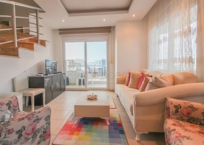 تراس واسع - دوبلكس غرفتين وصالة - مفروشة -في مهموتلار / الانيا 