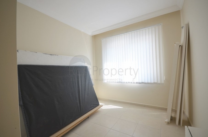 شقة غرفة وصالة - قريبة من البازار - في مهموتلار / الانيا 