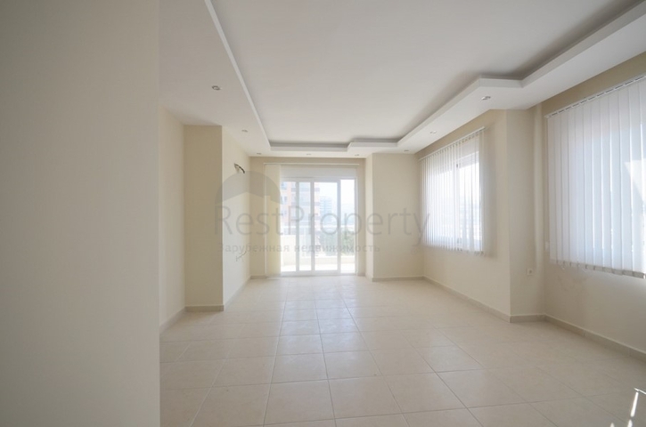 شقة غرفة وصالة - قريبة من البازار - في مهموتلار / الانيا 