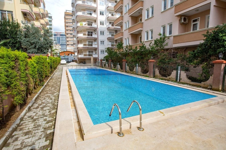 شقة غرفة وصالة - قريبة من البازار - في مهموتلار / الانيا 