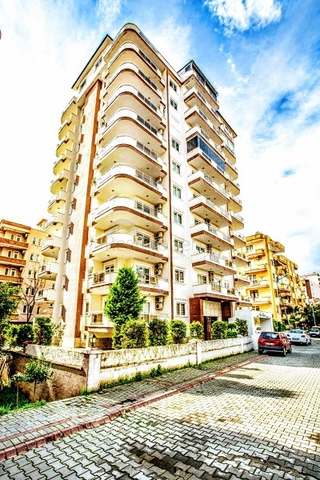 شقة غرفة وصالة - قريبة من البازار - في مهموتلار / الانيا 