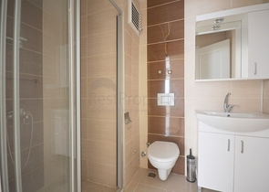 شقة غرفة وصالة - قريبة من البازار - في مهموتلار / الانيا 