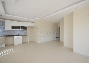 شقة غرفة وصالة - قريبة من البازار - في مهموتلار / الانيا 