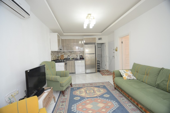 بسعر اقتصادي - شقة غرفة وصالة مع بالكون مغلق - مؤثثة -ضمن مجمع في مهموتلار / الانيا 