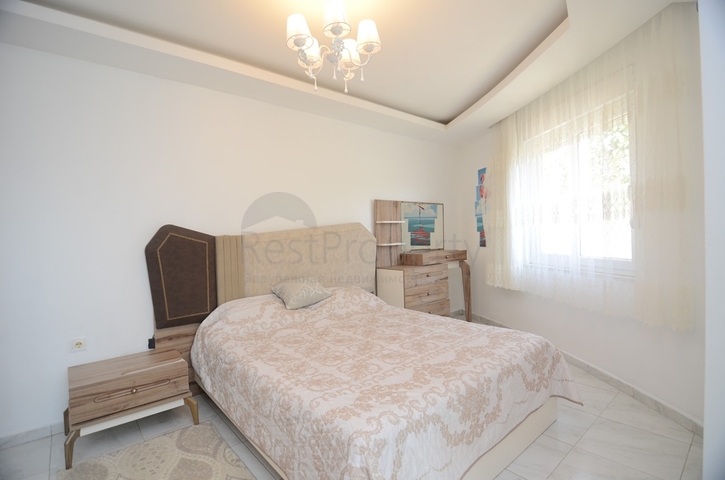 بسعر اقتصادي - شقة غرفة وصالة مع بالكون مغلق - مؤثثة -ضمن مجمع في مهموتلار / الانيا 