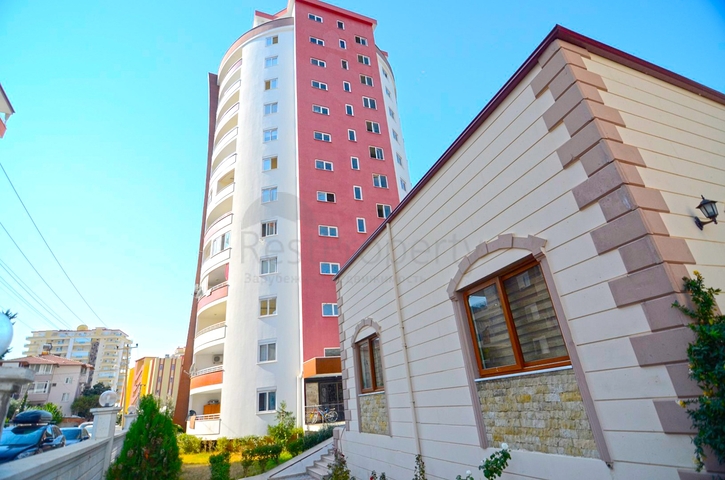 بسعر اقتصادي - شقة غرفة وصالة مع بالكون مغلق - مؤثثة -ضمن مجمع في مهموتلار / الانيا 