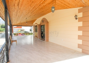 بسعر اقتصادي - شقة غرفة وصالة مع بالكون مغلق - مؤثثة -ضمن مجمع في مهموتلار / الانيا 