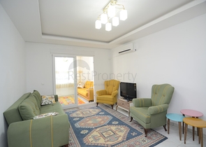 بسعر اقتصادي - شقة غرفة وصالة مع بالكون مغلق - مؤثثة -ضمن مجمع في مهموتلار / الانيا 