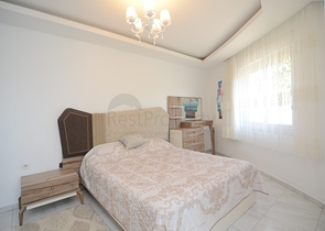 بسعر اقتصادي - شقة غرفة وصالة مع بالكون مغلق - مؤثثة -ضمن مجمع في مهموتلار / الانيا 