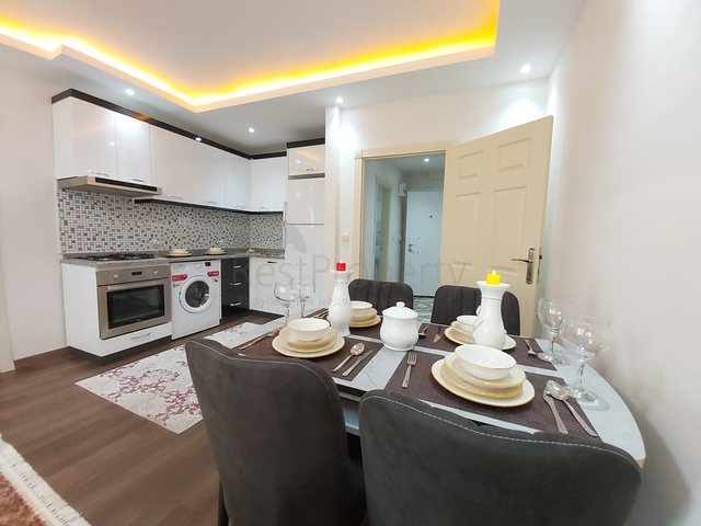 اثاث جديد - شقة غرفة وصالة - قريبة من البحر والاسواق -في مهموتلار / الانيا 