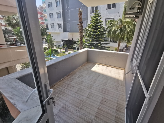 اثاث جديد - شقة غرفة وصالة - قريبة من البحر والاسواق -في مهموتلار / الانيا 