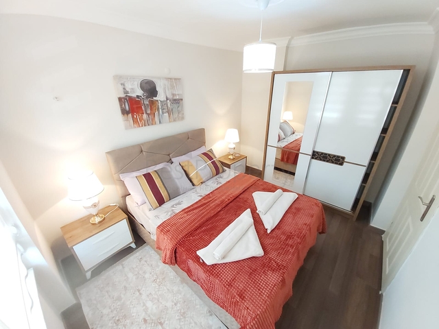 اثاث جديد - شقة غرفة وصالة - قريبة من البحر والاسواق -في مهموتلار / الانيا 