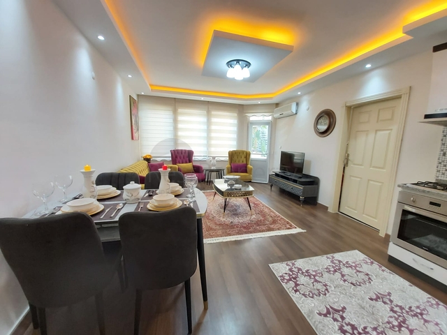 اثاث جديد - شقة غرفة وصالة - قريبة من البحر والاسواق -في مهموتلار / الانيا 