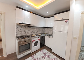 اثاث جديد - شقة غرفة وصالة - قريبة من البحر والاسواق -في مهموتلار / الانيا 