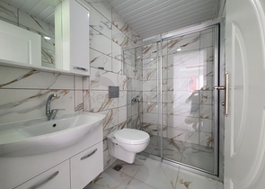 ضمن مجمع سكني حديث -شقة غرفتين وصالة مفروشة - في مهموتلار / الانيا 