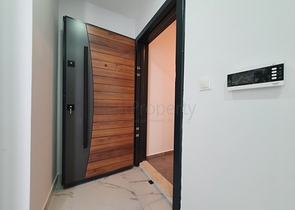 ضمن مجمع سكني حديث -شقة غرفتين وصالة مفروشة - في مهموتلار / الانيا 