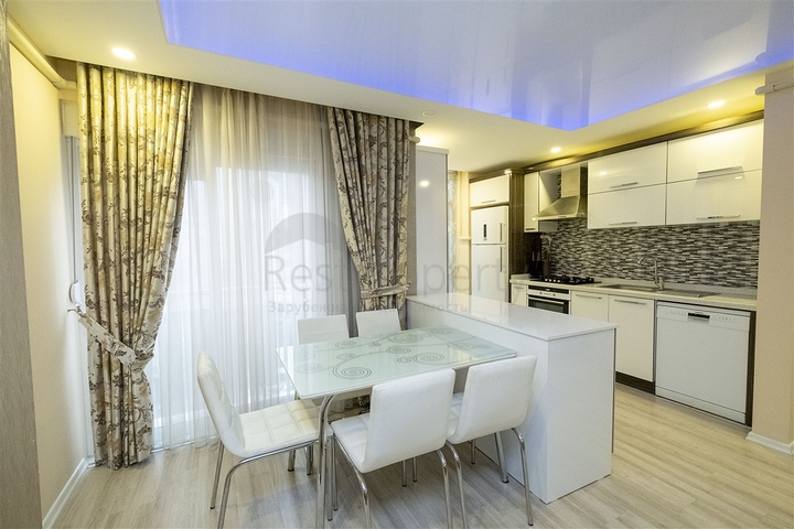 بنتهاوس من 3 غرف نوم في مجمع في كونيالتي أنطاليا