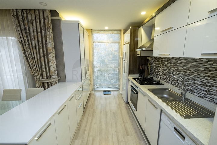 بنتهاوس من 3 غرف نوم في مجمع في كونيالتي أنطاليا