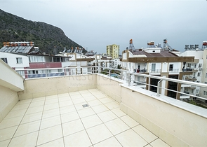 بنتهاوس من 3 غرف نوم في مجمع في كونيالتي أنطاليا