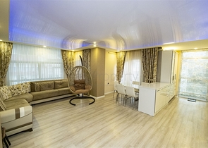 بنتهاوس من 3 غرف نوم في مجمع في كونيالتي أنطاليا