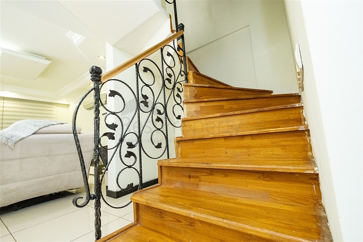 فيلا 4 + 1 في مجمع في منطقة كوندو لارا ، على بعد 10 دقائق من الشاطئ