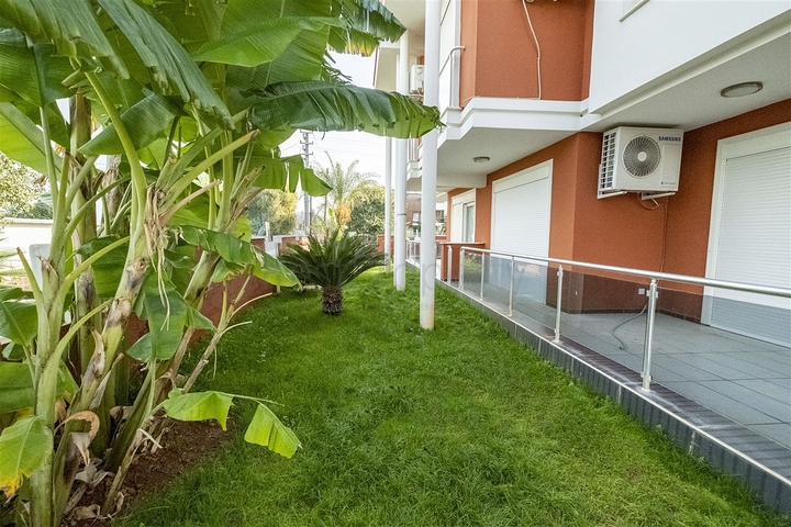 فيلا 4 + 1 في مجمع في منطقة كوندو لارا ، على بعد 10 دقائق من الشاطئ