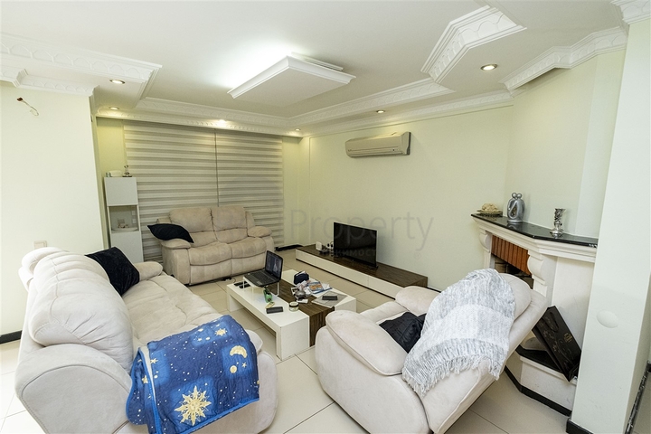 فيلا 4 + 1 في مجمع في منطقة كوندو لارا ، على بعد 10 دقائق من الشاطئ