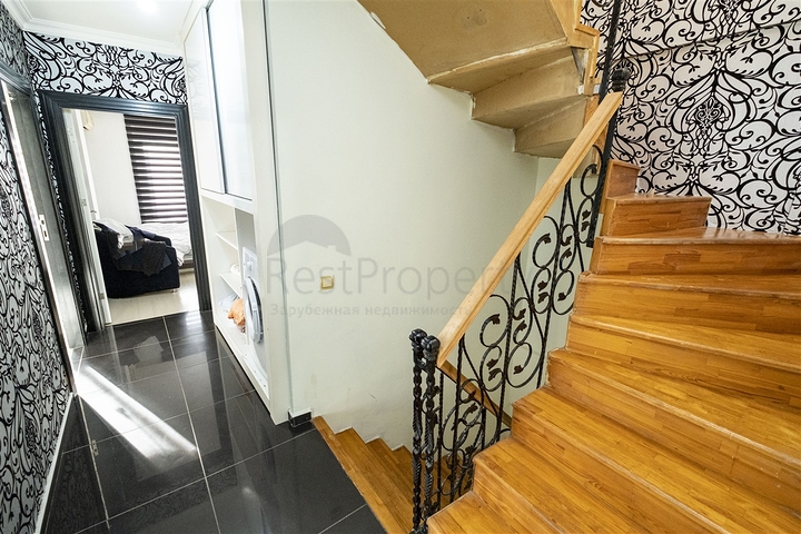 فيلا 4 + 1 في مجمع في منطقة كوندو لارا ، على بعد 10 دقائق من الشاطئ