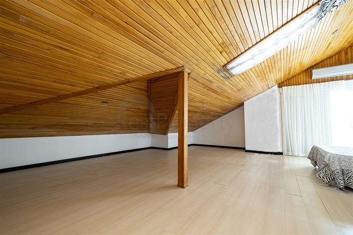 فيلا 4 + 1 في مجمع في منطقة كوندو لارا ، على بعد 10 دقائق من الشاطئ