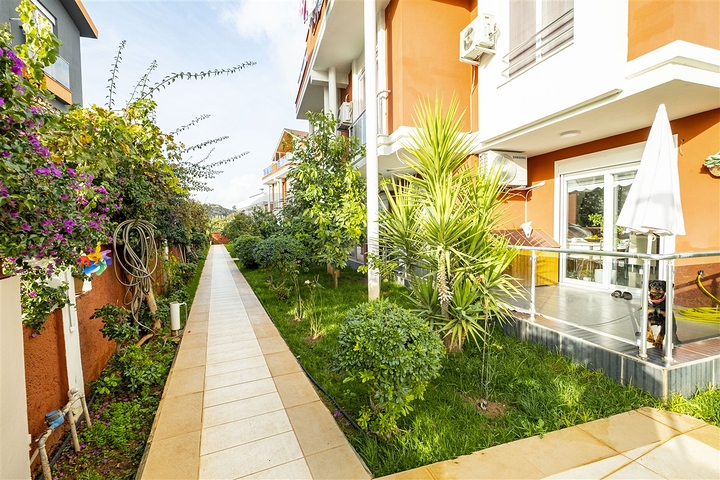 فيلا 4 + 1 في مجمع في منطقة كوندو لارا ، على بعد 10 دقائق من الشاطئ