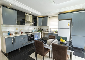 فيلا 4 + 1 في مجمع في منطقة كوندو لارا ، على بعد 10 دقائق من الشاطئ