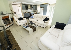 فيلا 4 + 1 في مجمع في منطقة كوندو لارا ، على بعد 10 دقائق من الشاطئ