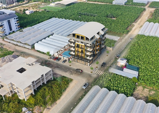 دفعة اولى 35 % والباقي اقساط حتى تاريخ التسليم- مجمع قيد الانشاء -قريب من البحر - في كارجي جاك / الانيا 