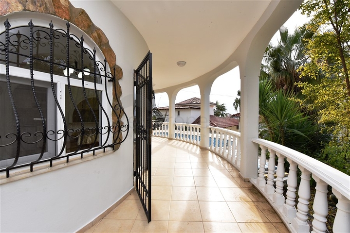 فيلا مستقلة مع مسبح خاص -في افسلار / الانيا 