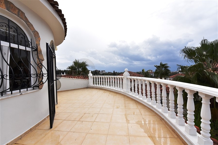 فيلا مستقلة مع مسبح خاص -في افسلار / الانيا 