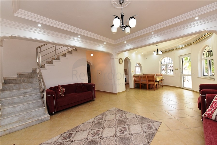 فيلا مستقلة مع مسبح خاص -في افسلار / الانيا 