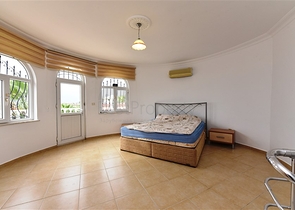 فيلا مستقلة مع مسبح خاص -في افسلار / الانيا 