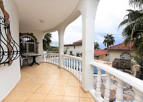 فيلا مستقلة مع مسبح خاص -في افسلار / الانيا 