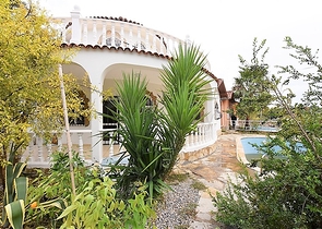 فيلا مستقلة مع مسبح خاص -في افسلار / الانيا 