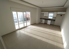 شقة غرفتين وصالة - على شارع بارباروس - في مهموتلار / الانيا 