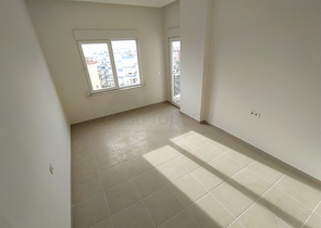 شقة غرفتين وصالة - على شارع بارباروس - في مهموتلار / الانيا 