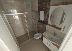 شقة غرفتين وصالة - على شارع بارباروس - في مهموتلار / الانيا 