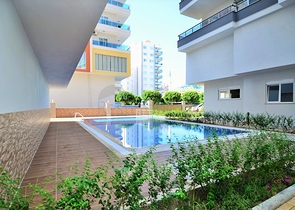 شقة غرفتين وصالة - على شارع بارباروس - في مهموتلار / الانيا 