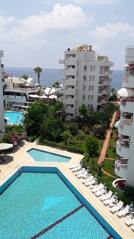 اطلالة بحرية - صف اول - شقة غرفتين وصالة - مفروشة - بسعر مناسب -في مهموتلار / الانيا 