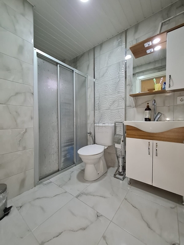 اطلالة بحرية - صف اول - شقة غرفتين وصالة - مفروشة - بسعر مناسب -في مهموتلار / الانيا 