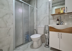 اطلالة بحرية - صف اول - شقة غرفتين وصالة - مفروشة - بسعر مناسب -في مهموتلار / الانيا 